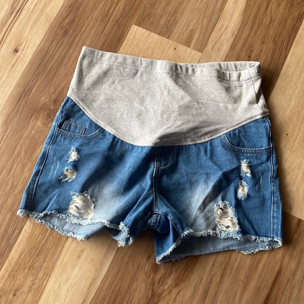 Maternity Jean shorts size M/L